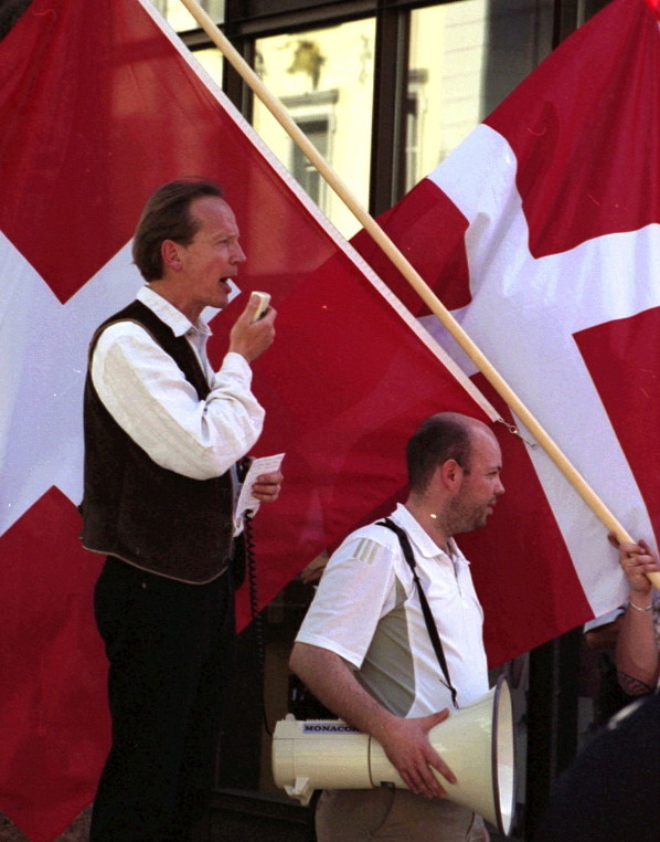 Bernhard Schaub an einer Demonstration